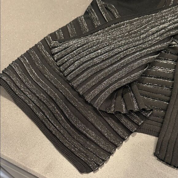 Chic Black and Silver Turtleneck Sweater - Picture 8 of 9